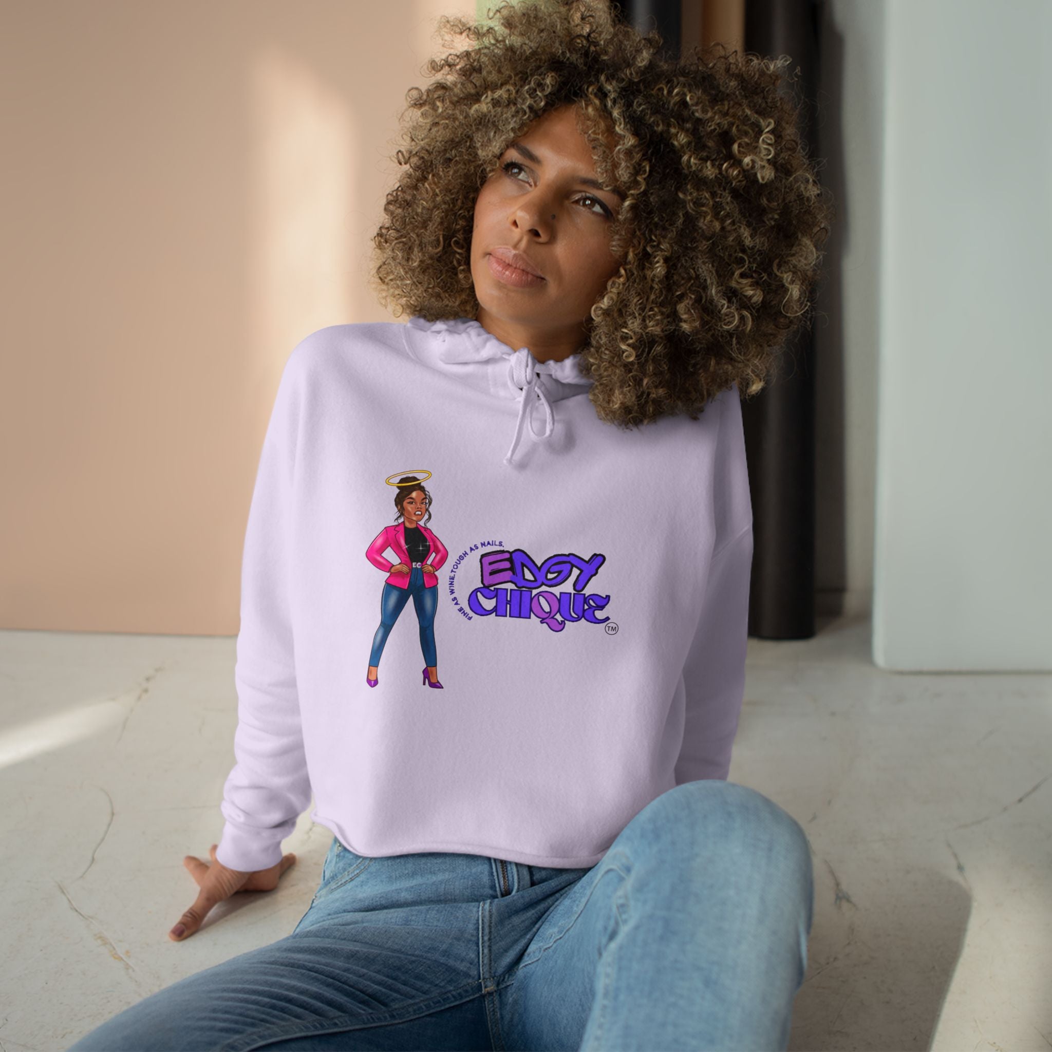 Collection of Sudadera con capucha corta y elegante de estilo atrevido in a gallery layout
